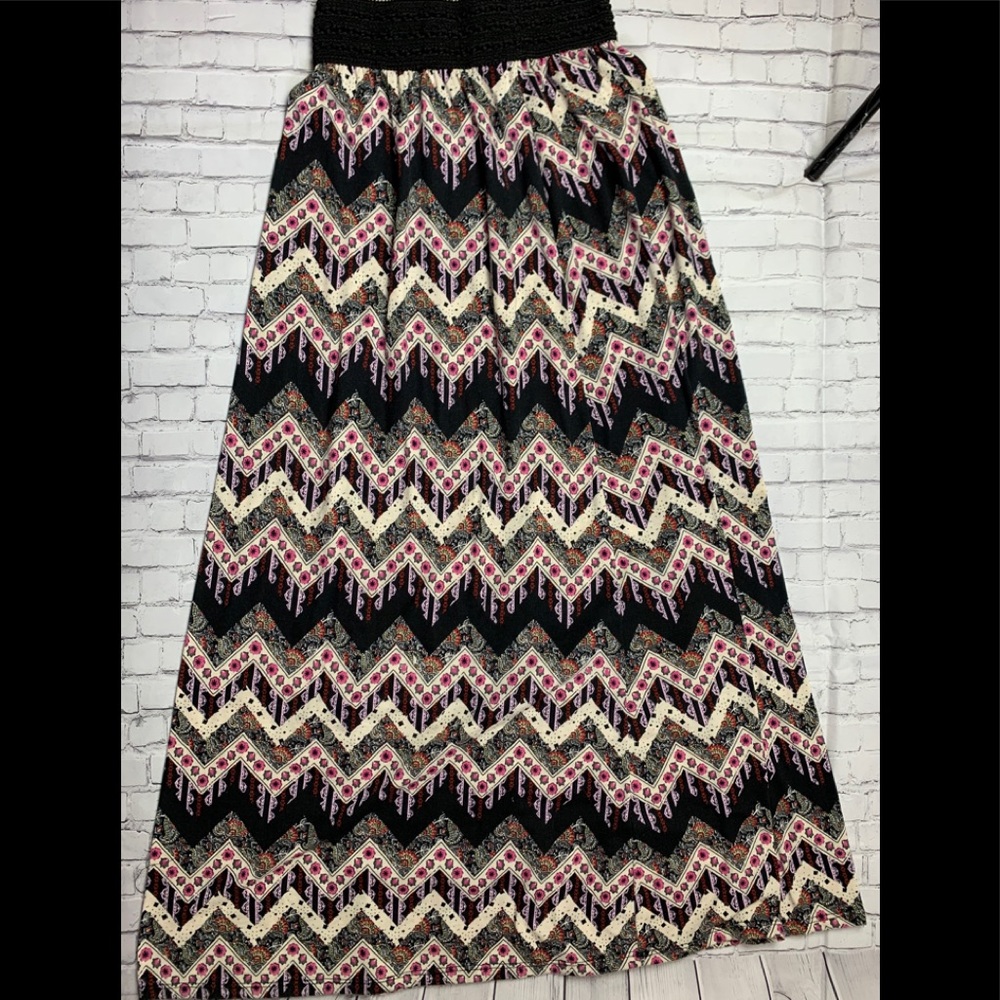 Patterned long skirt